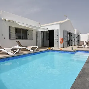 https://villa-lanzasueno.in-canary-islands.com