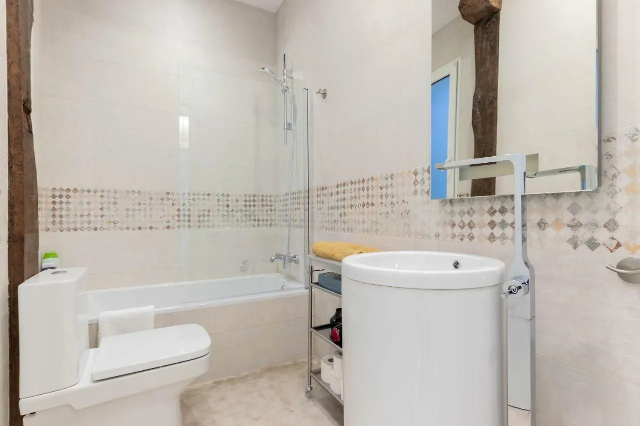 Acogedor, De Diseno Moderno En Zona Antigua Appartement Bilbao 0*,