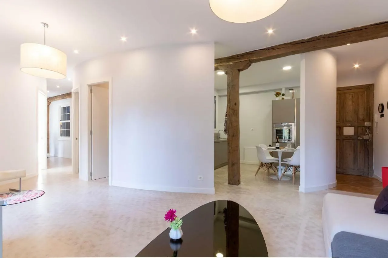 Acogedor, De Diseno Moderno En Zona Antigua Appartement Bilbao 0*,